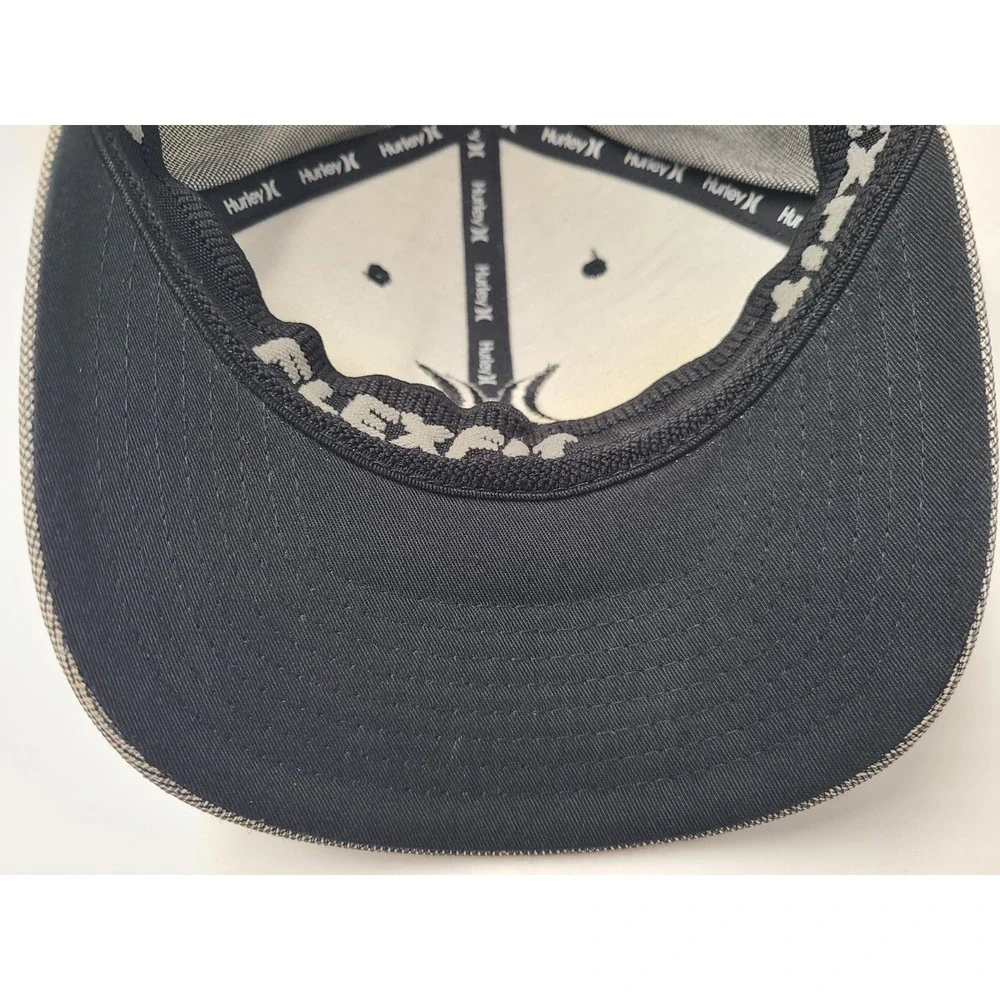 Hurley Flex Fitted (Seems M-L) Hat Cap Surf Skate Skateboard Logo Men Gray Black